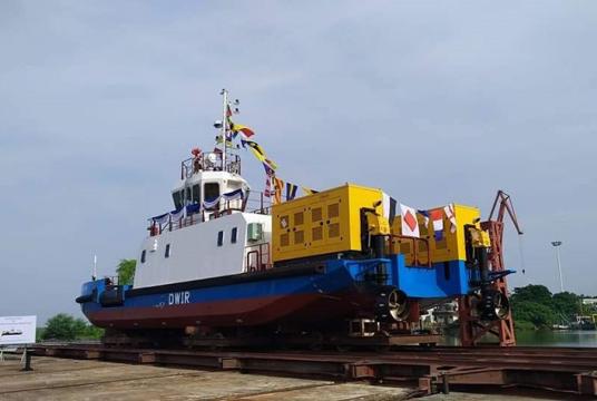 မြန်မာ့သင်္ဘောကျင်းလုပ်ငန်း ဖက်စပ်ကုမ္ပဏီသို့ လုပ်ငန်းအပ်နှံသည့် ဘက်စုံသုံးသင်္ဘောကို တွေ့ရစဉ်