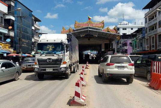 မြန်မာ-ထိုင်း နယ်စပ်ကုန်သွယ်ရေးလမ်းကြောင်းတစ်နေရာကို တွေ့ရစဉ် (ဓာတ်ပုံ-ကိုရွှေသိန်း)