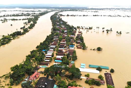  မိုးရွာသွန်းမှုများကြောင့် ကျိုက်မရောမြို့နယ်အတွင်း ရေကြီးရေလျှံမှုဖြစ်ပွားခဲ့သည်ကို သြဂုတ် ၁၃ ရက်က တွေ့ရစဉ်