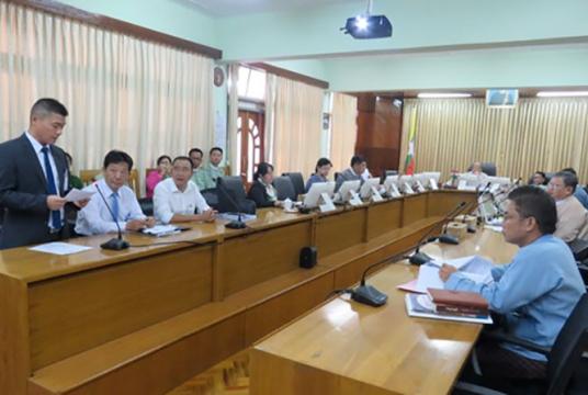 မြန်မာနိုင်ငံရင်းနှီးမြှုပ်နှံမှုကော်မရှင် အစည်းအဝေးကျင်းပနေမှုကို တွေ့ရစဉ် (ဓာတ်ပုံ-DICA)