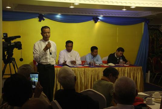 ဇန်နဝါရီ ၂၅ ရက်က ရန်ကုန်မြို့၌ ပြုလုပ်သည့် နိုင်ငံရေးပါတီအချို့၏ သတင်းစာရှင်းလင်းပွဲတွင် ပြည်ခိုင်ဖြိုးပါတီ၏ ပြောရေးဆိုခွင့်ရှိသူ ဒေါက်တာနန္ဒာလှမြင့် ပြောကြားနေစဉ်